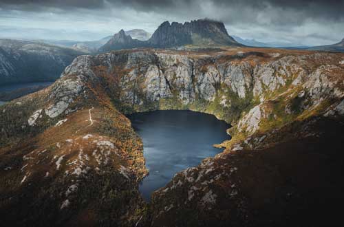 crater-lake-cradle-mountain-tasmania-australia