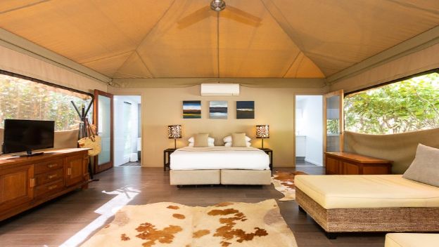 the-billi-resort-broome-kimberley-western-australia-luxury-tent-interior