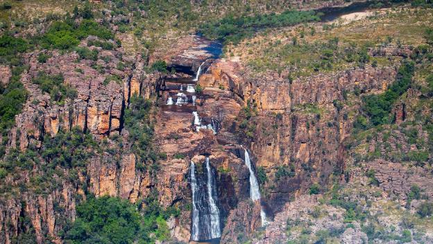 kakadu-national-park-waterfall-toop-end-northern-territory-australia