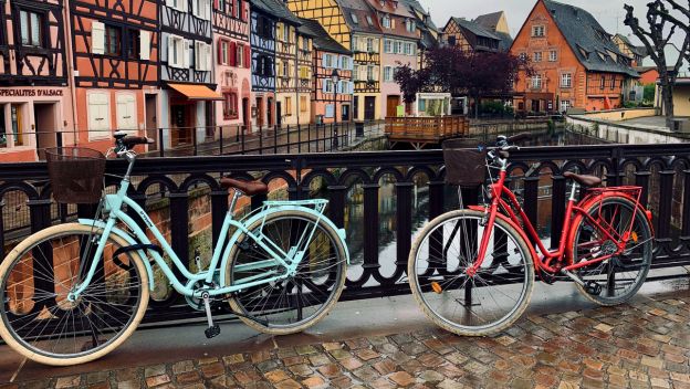 colmar-village-german-architecture-with-canal-and-bike