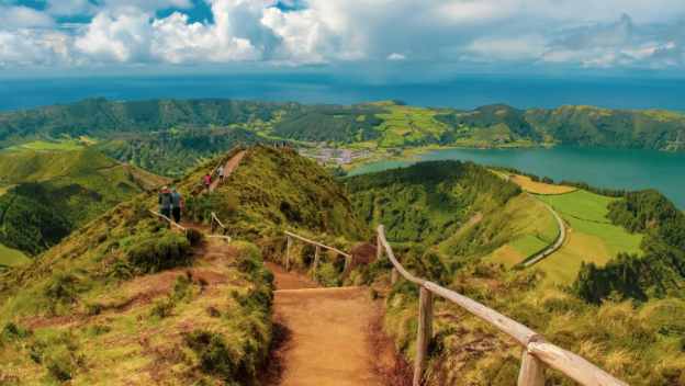 blue-and-green- lakes-crater-the-azores-portugal