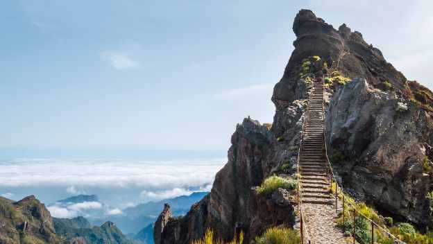 pico-do-arieiro-to-pico-ruivo-portugal