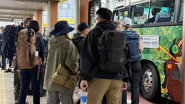 hikers-queuing-for-bus-ride-to-kumano-kodo-trailkii-tanabe-wakayama-japan