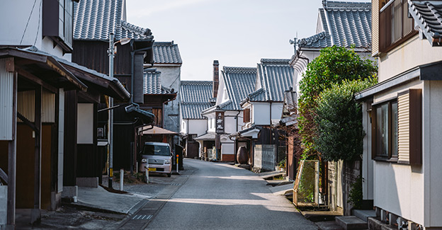 hizen-hamajuku-sake-brewery-street-kyushu-japan