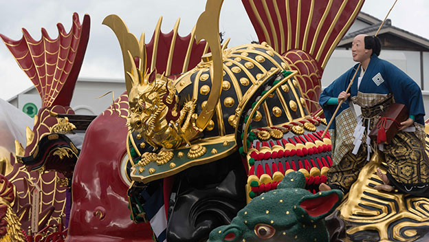 karatsu-kunchi-festival-karatsu-saga-japan-shutterstock_1114130231