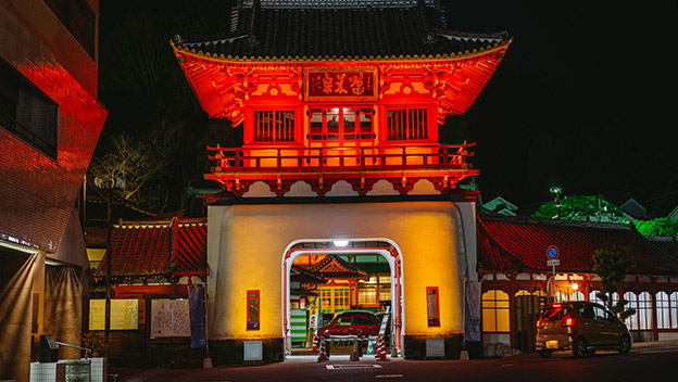 takeo-onsen-tower-gate-kyushu-japan