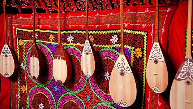 dombra-traditional-musical-instrument-kazakhstan
