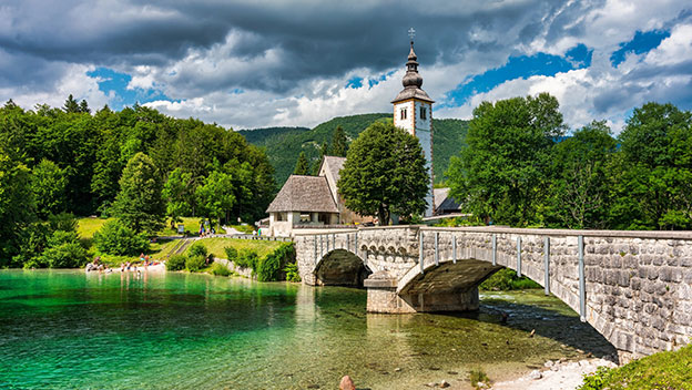 bohinj-lake-julian-alps-upper-carniola-slovenia