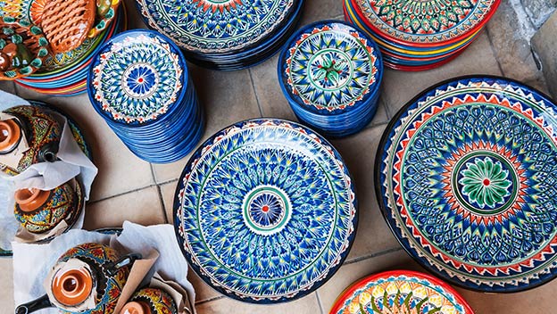 uzbek-plates-and-ceramic-dishes-uzbekistan