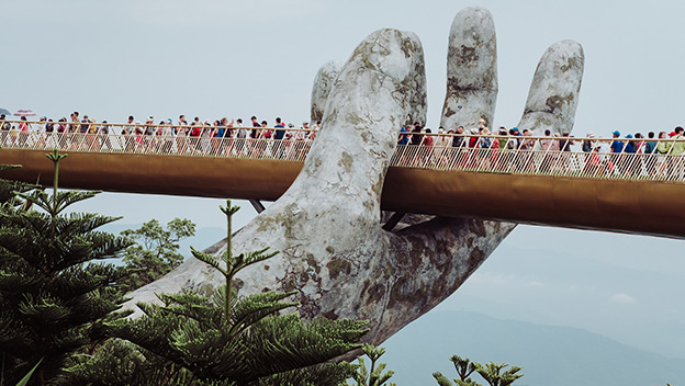 golden-hands-bridge