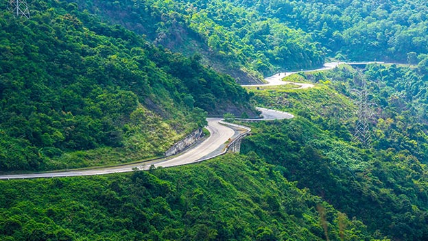 hai-van-mountain-pass-da-nang-vietnam-shutterstock1098339047