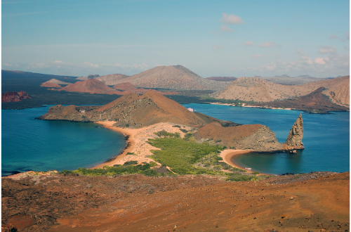 galapagos-islands-luxury-cruise-bartolome-overlook-panoramic-pinnacle-rock