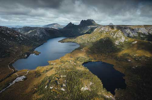 Tasmania-australia-cradle-mountain-park-dove-lake-view