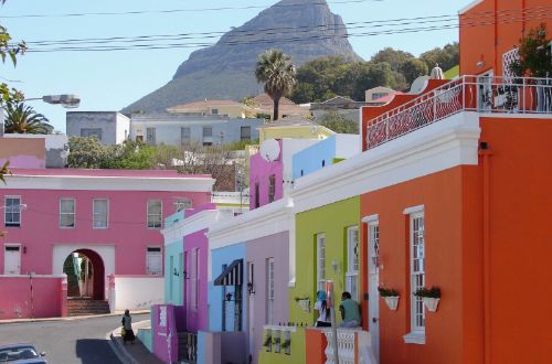 bokaap-neighbourhood-capetown-south-africa-colourful-houses