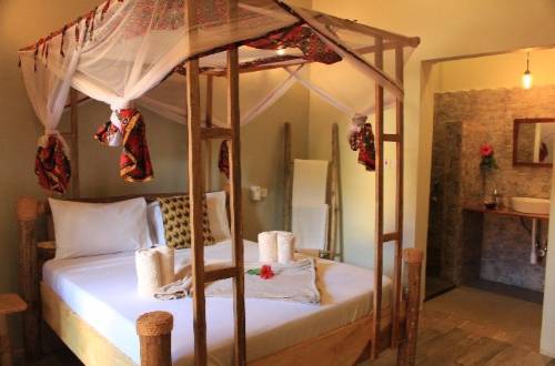 chanya-lodge-moshi-town-kilimanjaro-tanzania-africa-bungalow-room