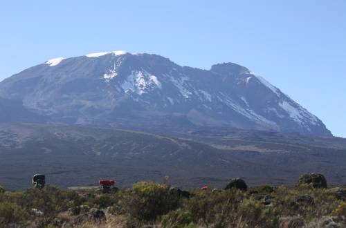 mount-kilimanjaro-africa-porters-hiking