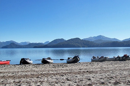 lago-espejo-neuquen-argentina-kayaks