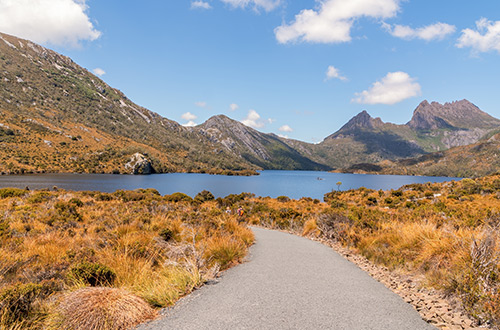 dove-lake-cradle-mt-st-clair-national-park-tasmania-australia