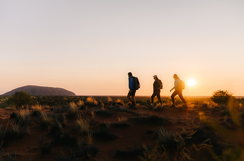twc-signature-walk-day4-walk-to-uluru-kata-tjuta-australia-michaelpeters