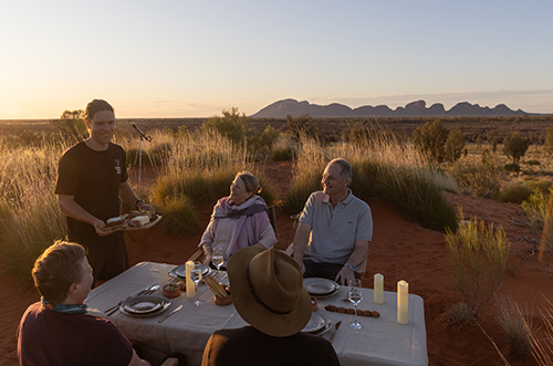 twc-signature-walk-night1-dinner-in-the-desert-uluru-kata-tjuta-australia-credit-twc