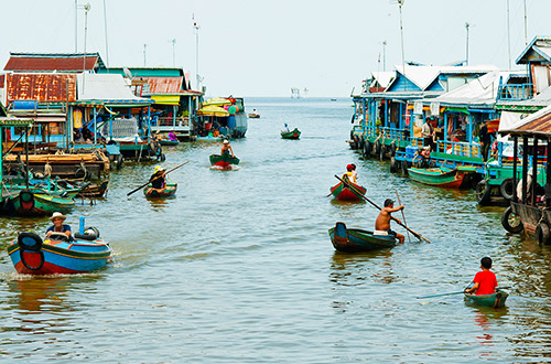 aqua-mekong-explorer-cruise-tong-le-sap-floating-market-cambodia-boats