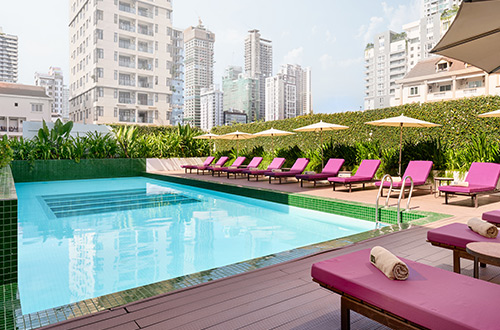 pool-baitong-hotel-and-resort-phnom-penh-cambodia