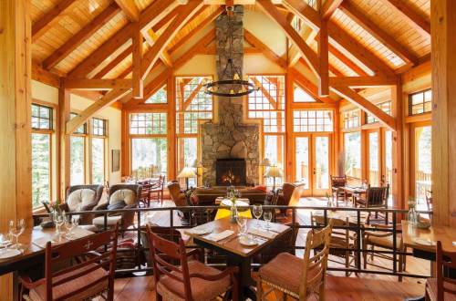 cathedral-mountain-lodge-dining-room-yoho-national-park-canada