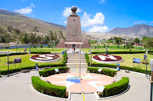 quito-mitad-del-mundo-monument