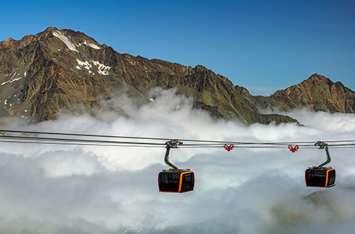 cable-car-station-eisgrat-mountain-stubai-alps