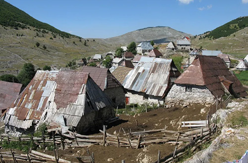 lukomir-village