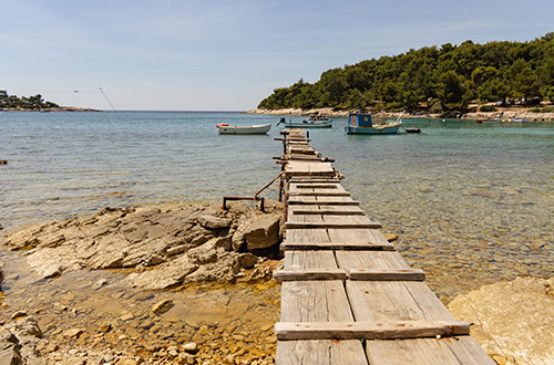 pier-pula-istria-croatia-shutterstock2658629805