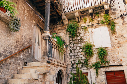 trogir-old-town-trogir-croatia-shutterstock608760008