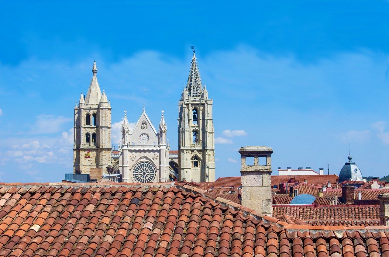 leon-cathedral-france-europe