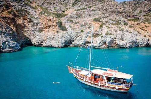 boat-cruise-greece