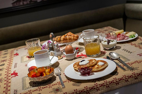 hotel-alu-bormio-lombardy-italy-breakfast