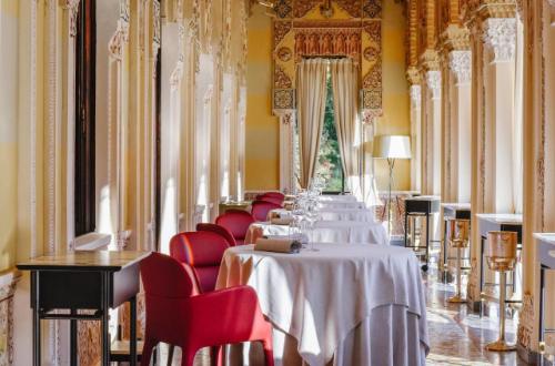 italy-lake-como-bellagio-relais-and-chateaux-villa-crespi-italy-dining-lounge