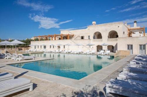 borgo-egnazia-hotel-pool-puglia-italy