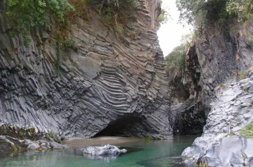 alcantara-river-gorge-sicily-italy