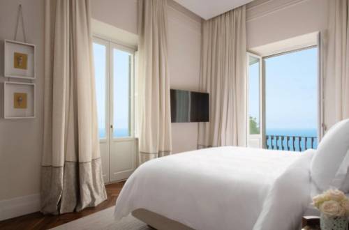 four-seasons-hotel-san-domenico-palace-bedroom-interior-sicily-italy