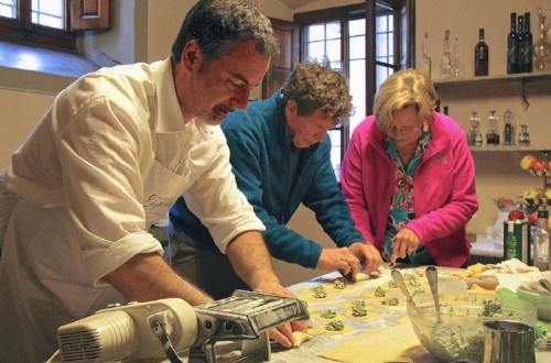 pasta-cooking-session-tuscany-italy-chef-cooking-class