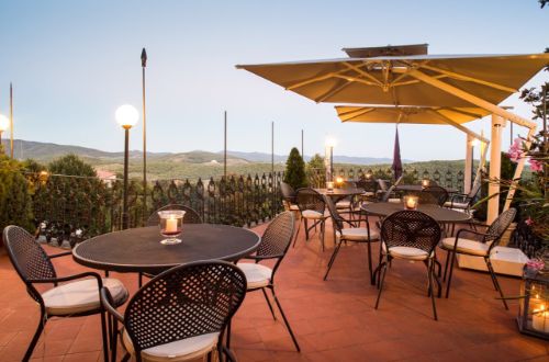 palazzo-leopoldo-terrace-dining-tuscany-italy