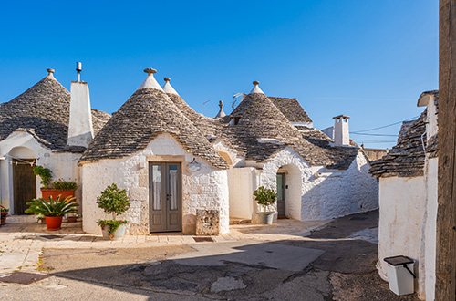 alberobello-puglia-italy-trulli-houses