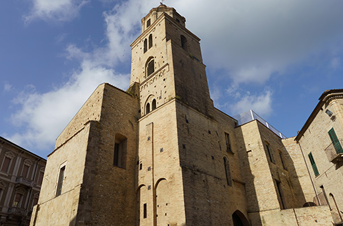 cattedrale-della-madonna-del-ponte-lanciano-abruzzo-italy-shutterstock2426273703