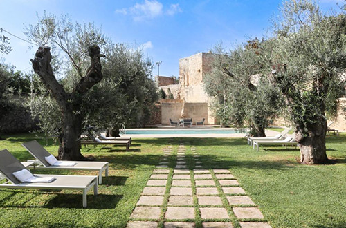 la-fiermontina-luxury-home-lecce-puglia-italy-pool-garden