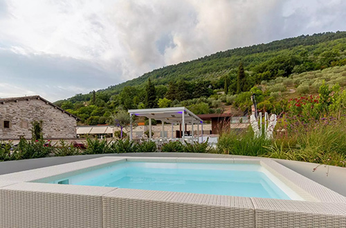 park-hotel-ai-cappuccini-gubbio-umbria-italy-pool