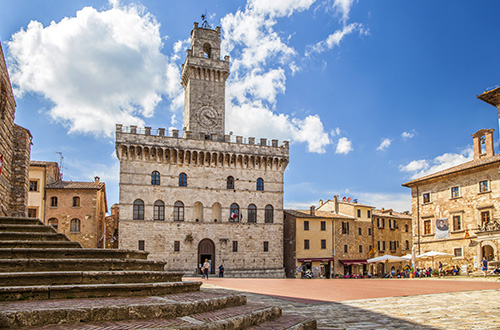 piazza-grande-montepulciano-siena-tuscany-italy