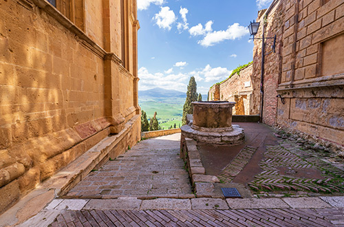 pienza-siena-tuscany-italy-street-view