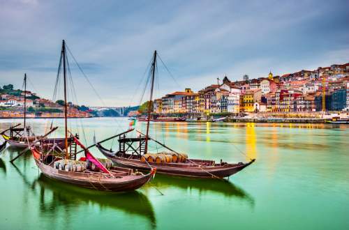 porto-douro-river-portugal-town-traditional-boats