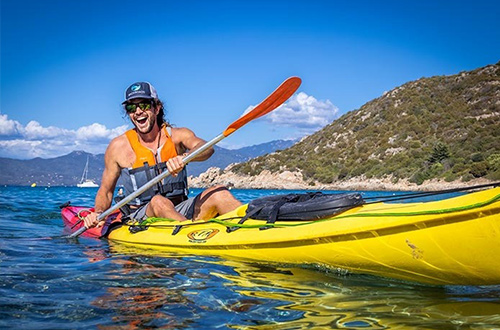 olmeto-france-tourist-kayaking