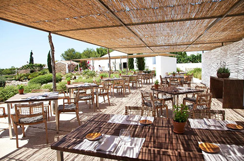 hotel-torralbenc-menorca-spain-outdoor-dining